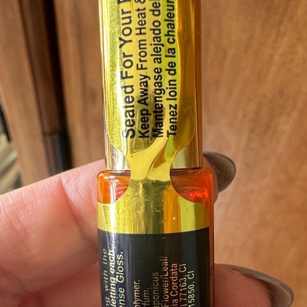 LipSense Bold Lip Color in nutmeg - Picture 3 of 3